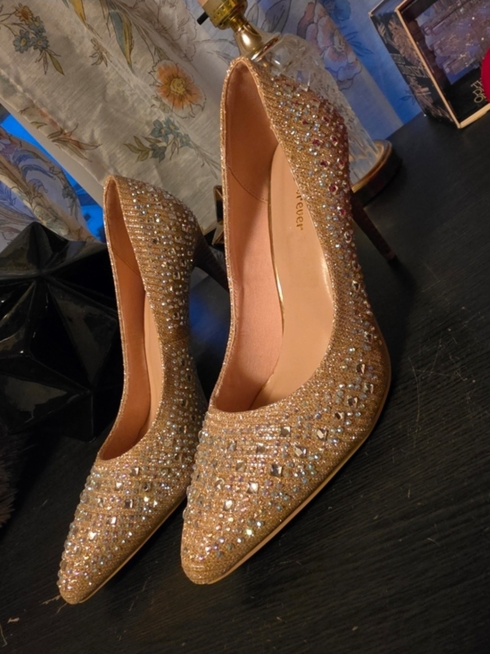 Forever Link Gold Crystal Embellished Stiletto Pumps